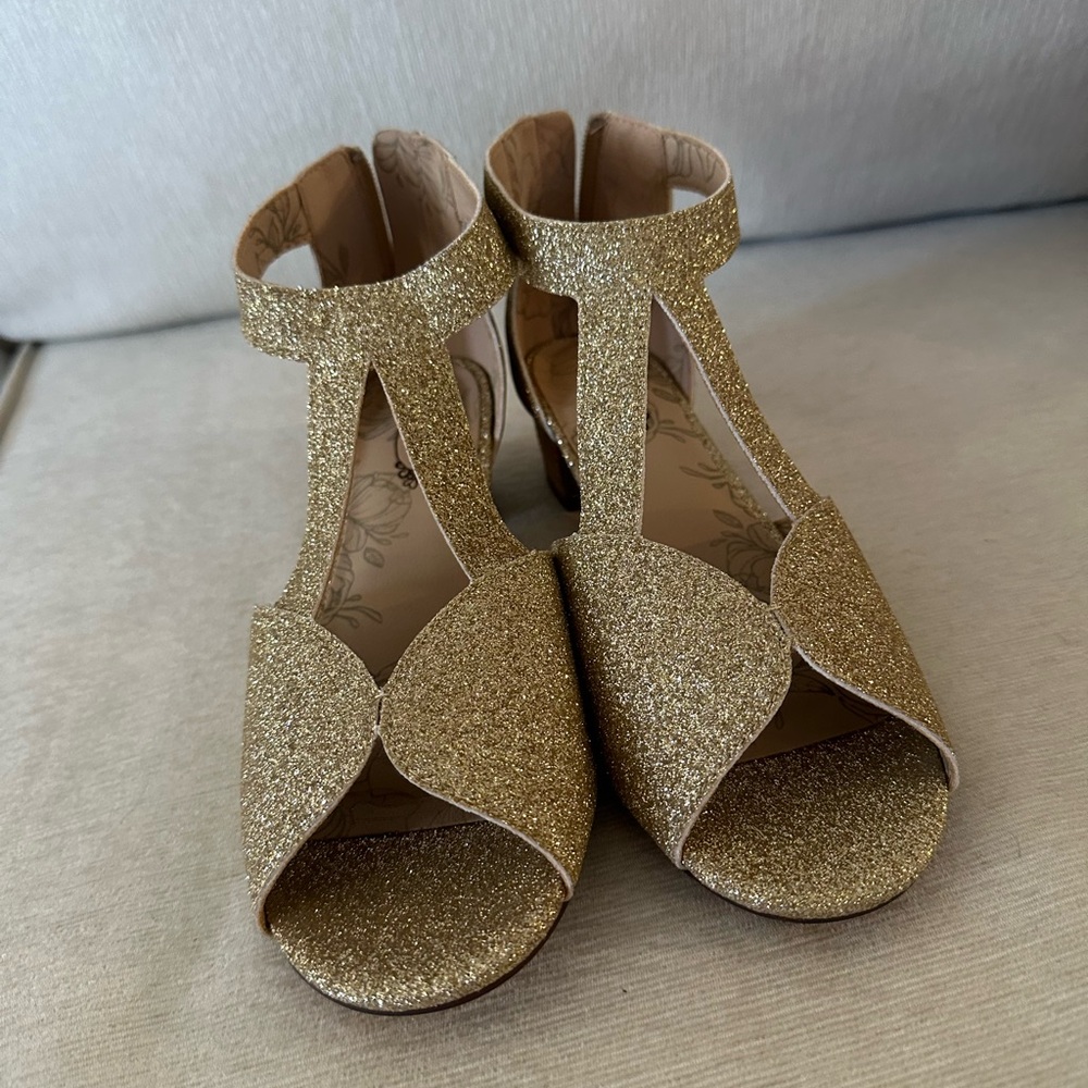 Size 5 girls Joyfolie heels